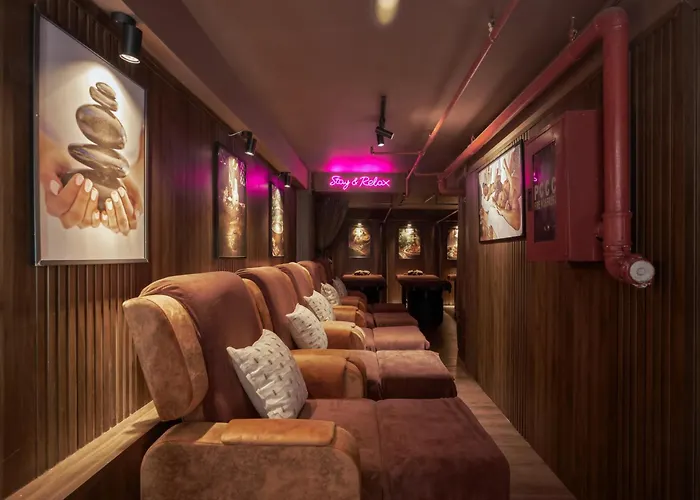 Quy Hung Hotel - Ben Thanh Market